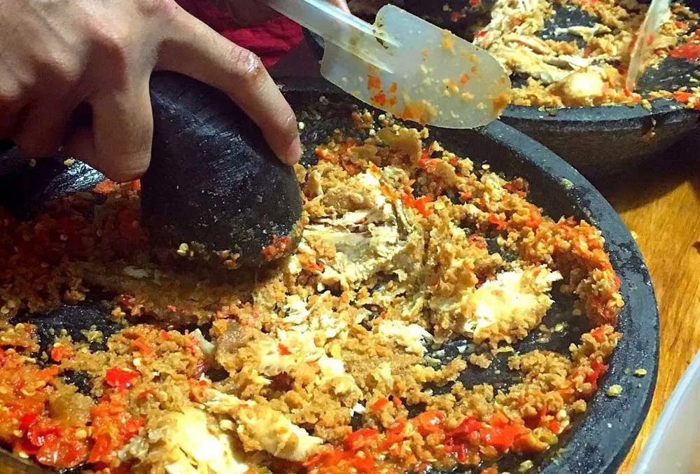 Menerka Sarapan Abang yang Marah-Marah Saat Ditilang. Kekuatannya Merobek Motor Mantap Betul! 15