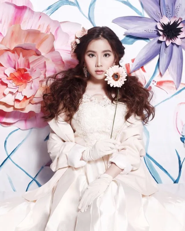 Fantastis, 11 Ide Gaun Cantik Ala Agatha Chelsea Ini Bisa Kamu Sontek Buat Nanti Pesta Prom Lepas SMA 19