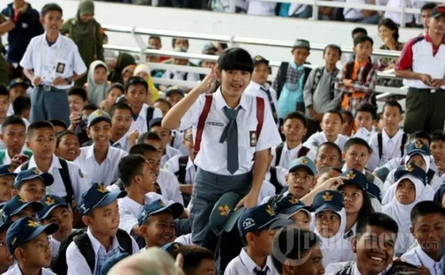 Menebak Karakter Seseorang dari Posisi Duduknya di Kelas. Katanya Makin Belakang Makin Bandel ya? 8