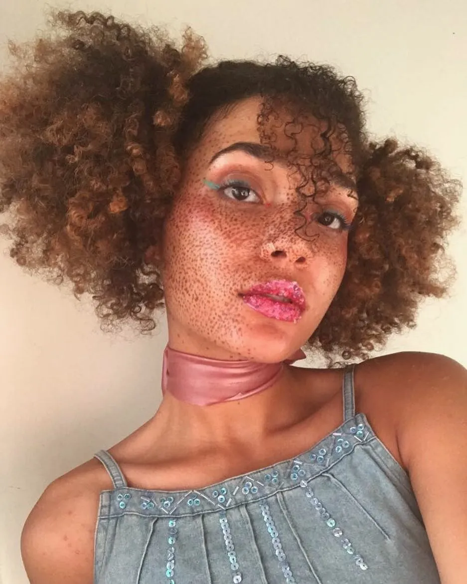 9 Orang Berpenampilan Unik ini Bikin Kita Sadar Bahwa Cantik dan Tampan Cuma Soal Persepsi, Nggak Mutlak! 11