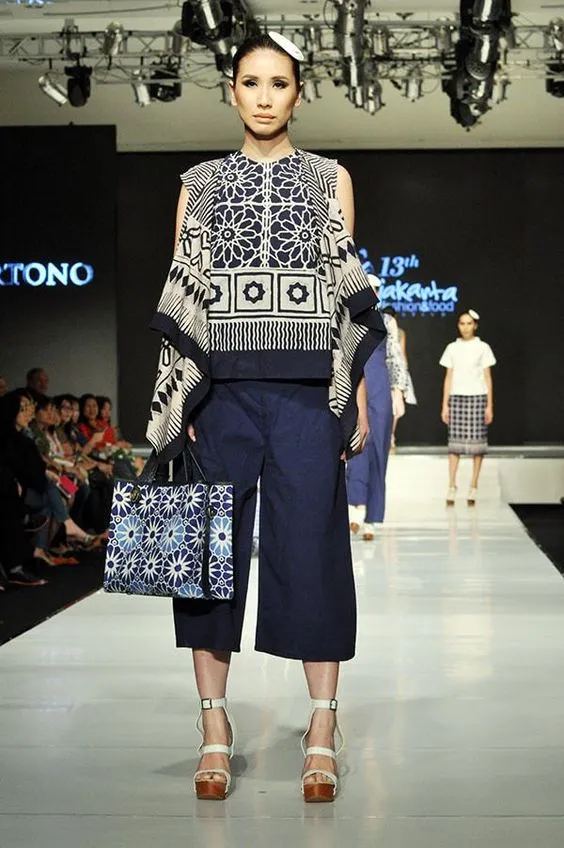 Hanbok Buat Nge-Mall? Kimono Buat ke Kampus? Semua Mungkin dengan 10 Acuan Fashion Ini 18