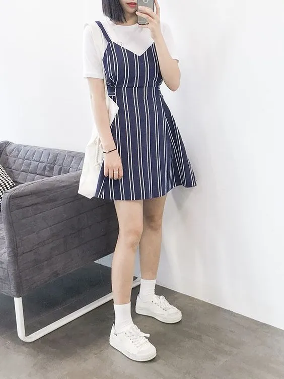 9 Ide Padu Padan Dress dan Kaus Ala Eonni Korea. Pas Buat Nongkrong Cantik Kayak di K-Drama 17