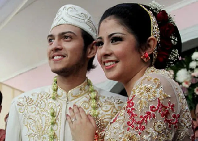 Belajar dari 5 Seleb yang Bercerai Setelah Menikah Muda Sebentar, Pelajaran Bahwa #JanganGegabahNikah itu Penting! 8