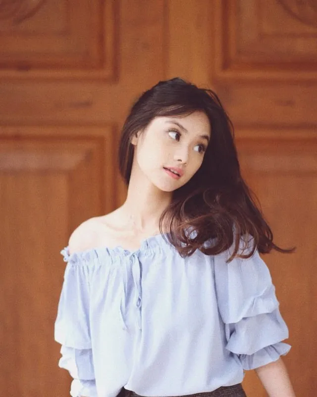 Mengulik 8 Gaya Manis Ala Gege Elisa, Selebgram yang Main Web Series Indonesia-Korea Bareng Sunny Dahye 15