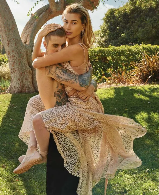 Inilah 7 Potret Pasangan Justin dan Hailey Bieber Setelah Menikah. Tampak Serasi dan Bahagia Kan~ 10