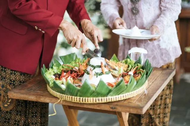 9 Tahap Prosesi Hajatan Sebelum Pernikahan Adat Jawa Dilaksanakan. Kaya Makna Mendalam! 15