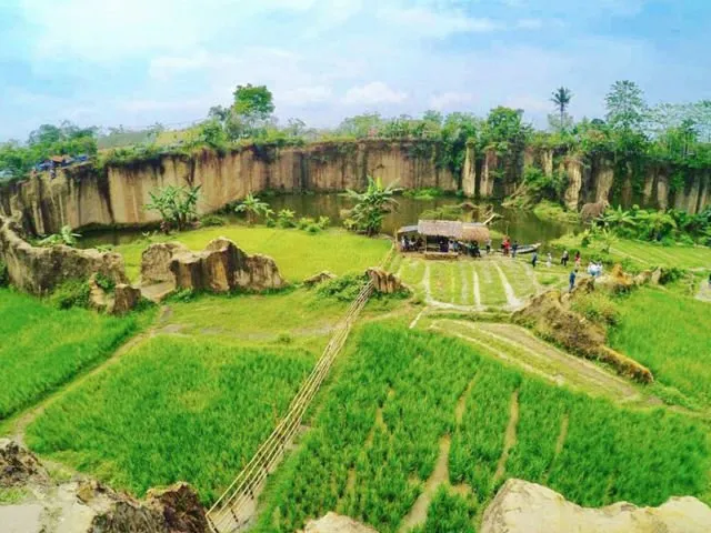 Mengintip 6 Lokasi Bekas Tambang yang Kini Jadi Tempat Wisata. Cantik Banget Tempatnya! 10
