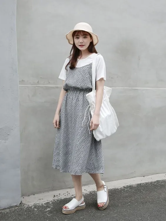 9 Ide Padu Padan Dress dan Kaus Ala Eonni Korea. Pas Buat Nongkrong Cantik Kayak di K-Drama 12