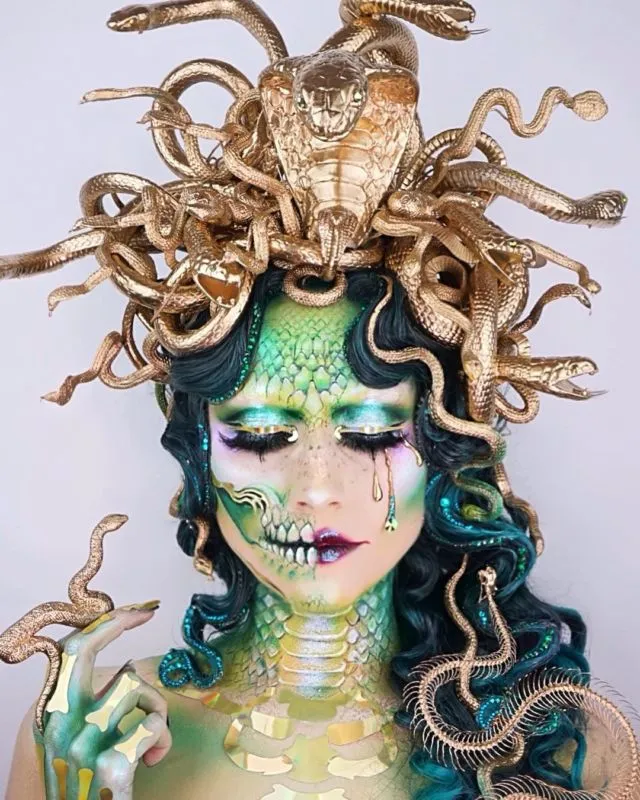 Menjuluki Diri 'The Skulltress', Cewek Ini Viral karena 11+ Potret Kreasi Face Painting Tengkoraknya yang Fantastis 18