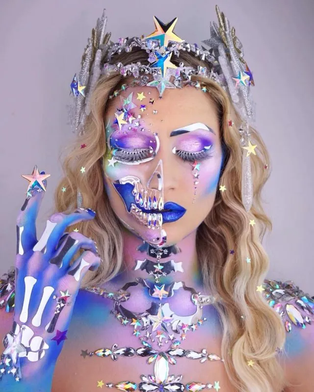 Menjuluki Diri 'The Skulltress', Cewek Ini Viral karena 11+ Potret Kreasi Face Painting Tengkoraknya yang Fantastis 19