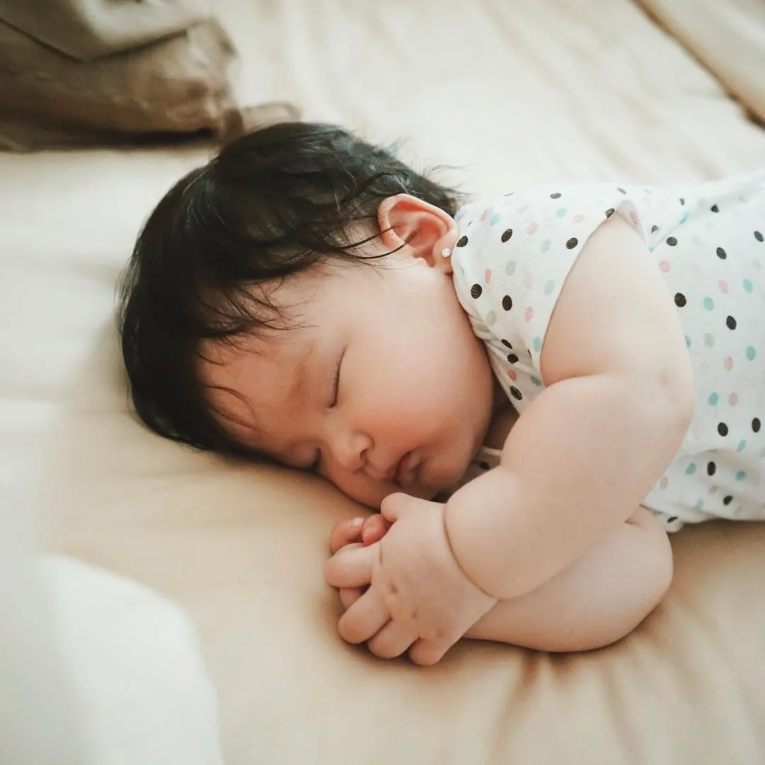 12 Potret Vechia, Buah Hati Samuel Zylgwyn dan Franda. Pipinya Tumpah-Tumpah! 16