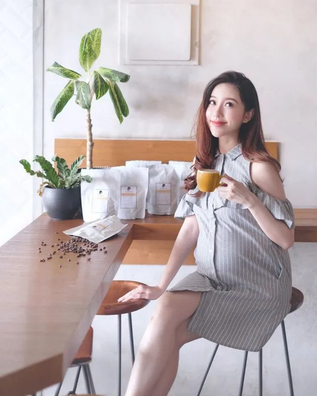 11 Outfit Hamil Kembar Selebgram Jess Yamada Ini Super Cantik. Bikin Nggak Bosan Melirik~ 18