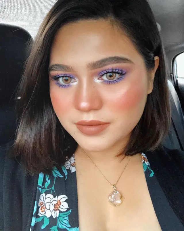 10+ Inspirasi Make-up Kilau 'Pelangi' ala Sarah Ayu. Warna-warni Meriahnya Bikin Silau! 14