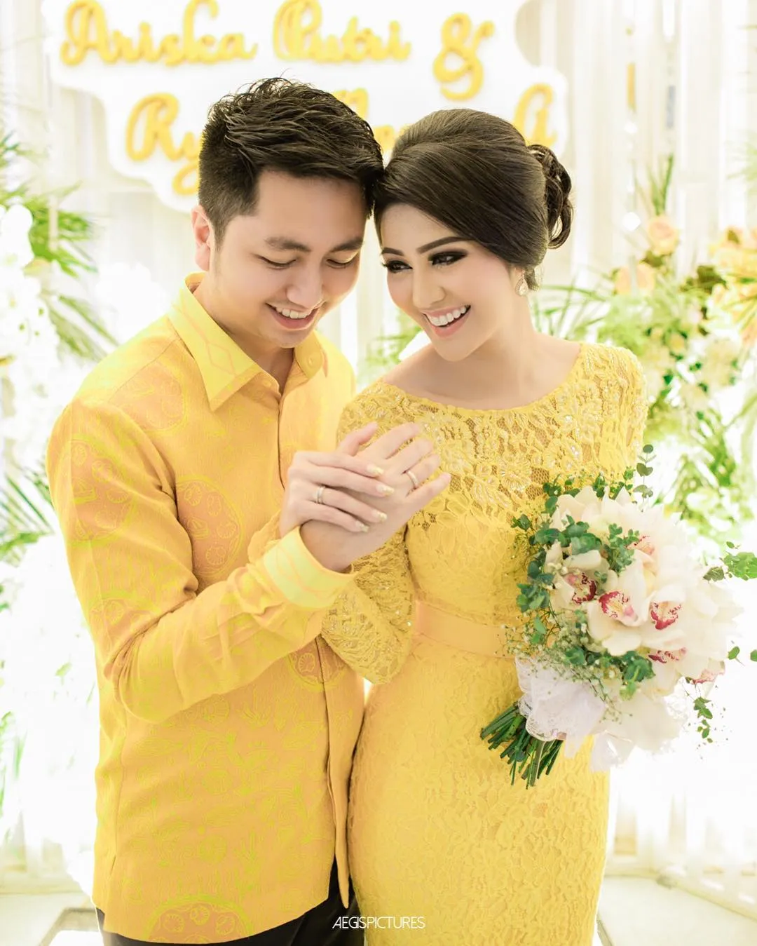 11 Potret Kebahagiaan Ariska Putri Pertiwi, dari Lamaran Hingga Resmi Jadi Istri Orang. Bahagia deh Liatnya! 12