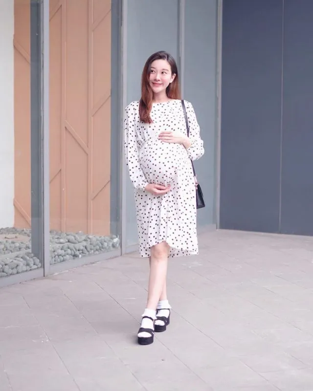 11 Outfit Hamil Kembar Selebgram Jess Yamada Ini Super Cantik. Bikin Nggak Bosan Melirik~ 20