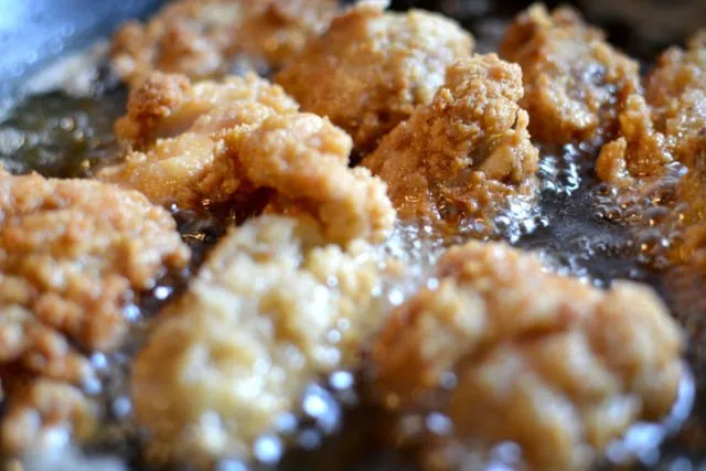 6 Trik Menggoreng Kulit Ayam biar Gurih dan Garing Tak Berminyak 12 kulit ayam goreng