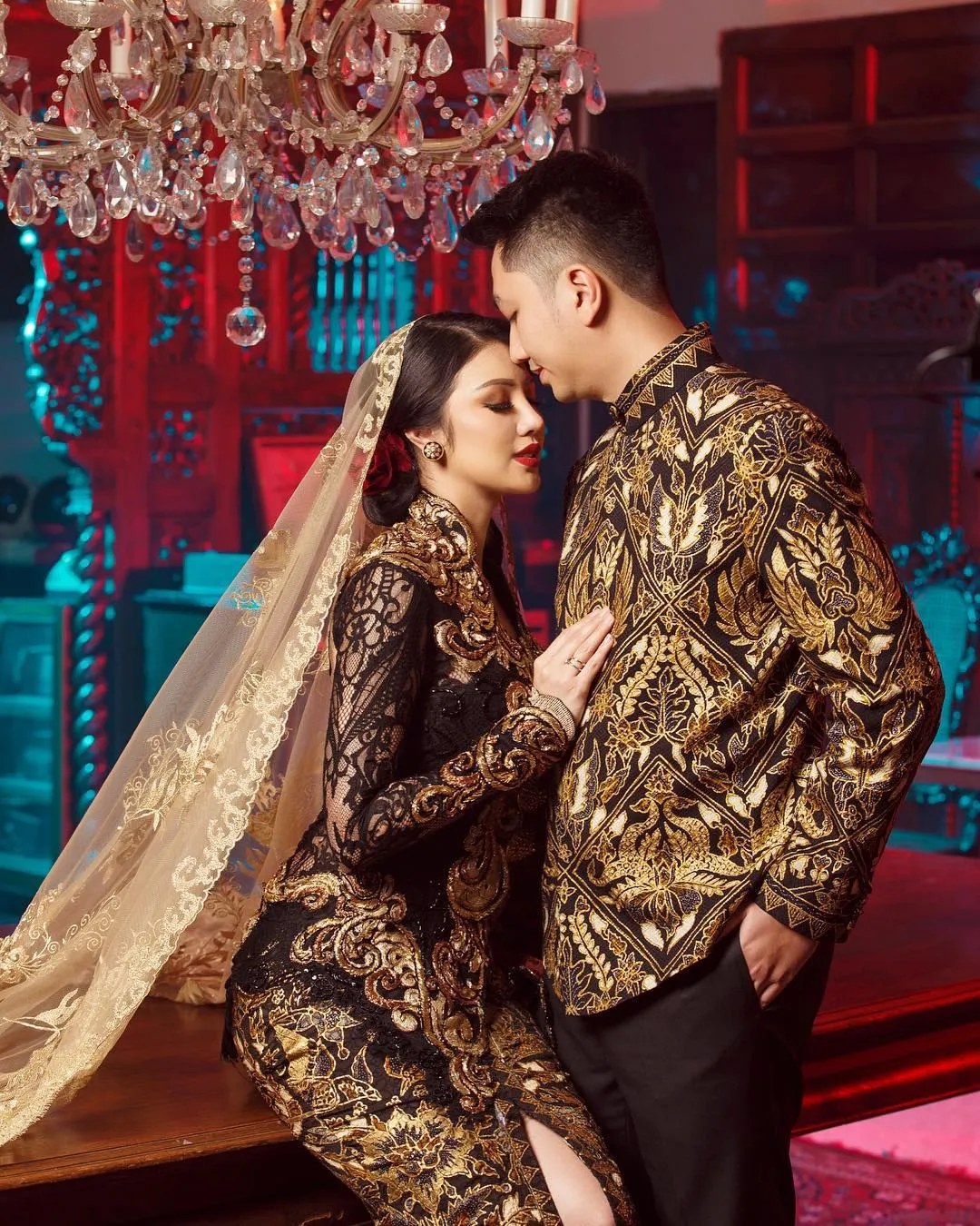 11 Potret Kebahagiaan Ariska Putri Pertiwi, dari Lamaran Hingga Resmi Jadi Istri Orang. Bahagia deh Liatnya! 13