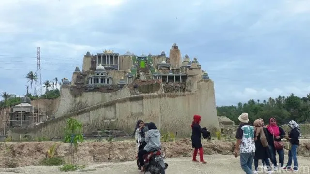 Mengintip 6 Lokasi Bekas Tambang yang Kini Jadi Tempat Wisata. Cantik Banget Tempatnya! 11