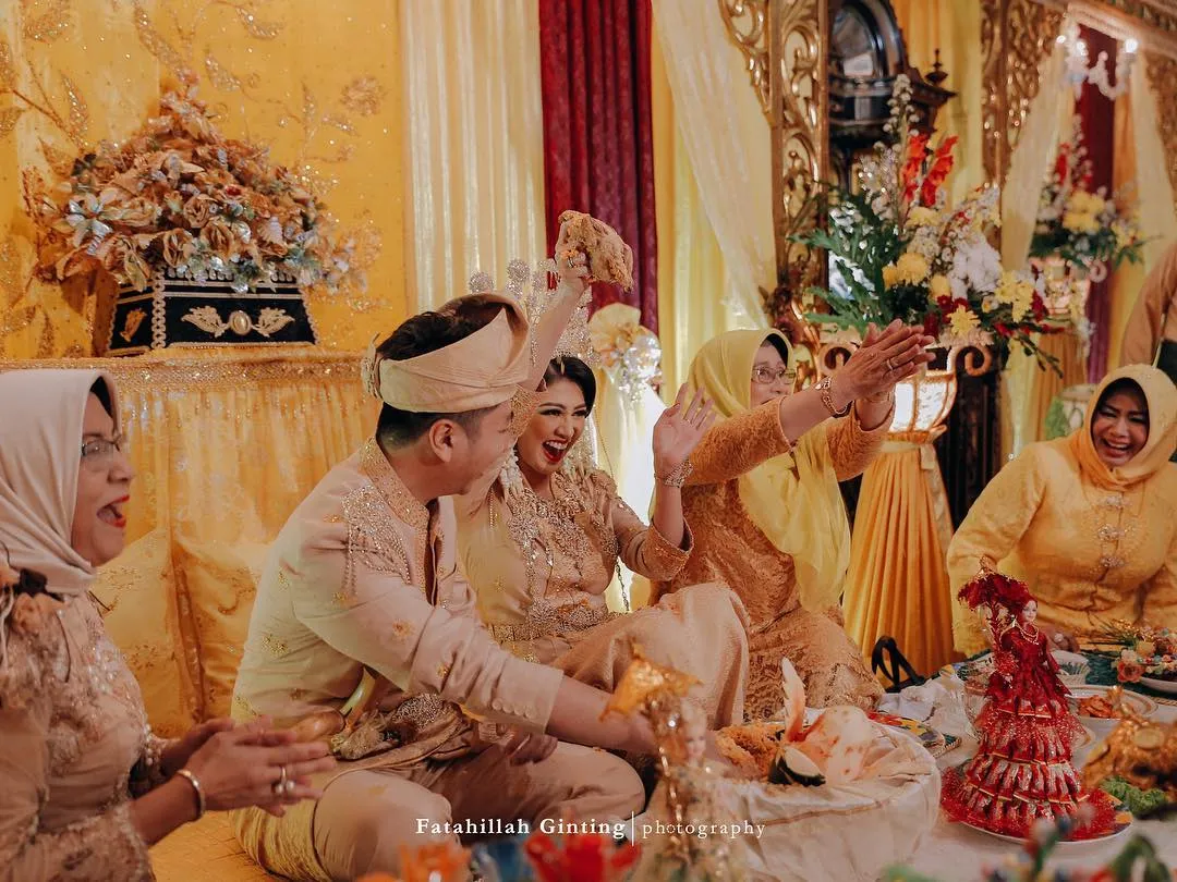 11 Potret Kebahagiaan Ariska Putri Pertiwi, dari Lamaran Hingga Resmi Jadi Istri Orang. Bahagia deh Liatnya! 19