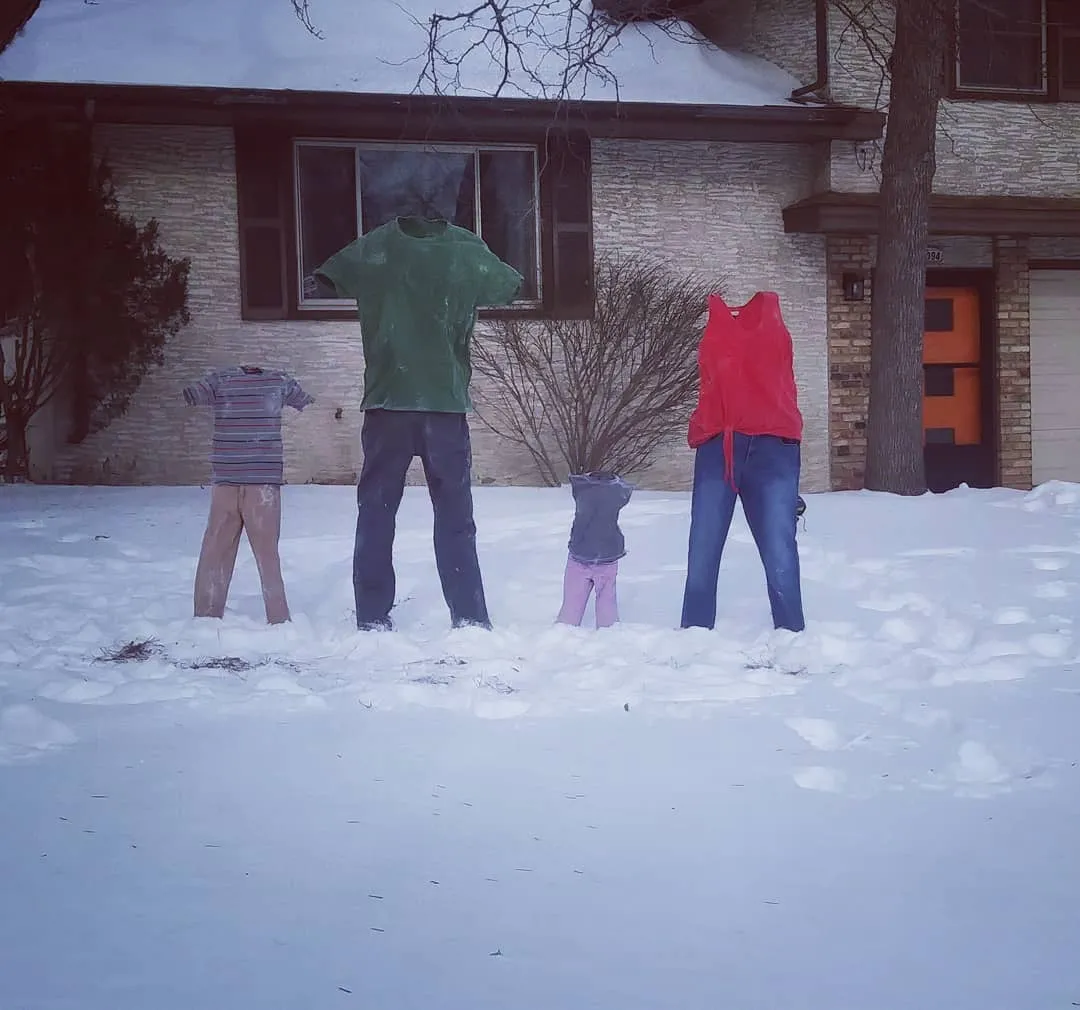 10 Potret Celana Jin Beku ini Sukses Ramaikan #FrozenPants Challenge. Saking Dinginnya Cuaca! 15