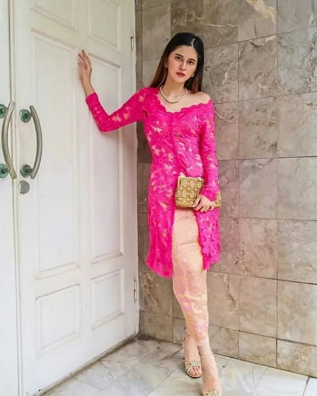 9 Ide Model Kebaya Tanpa Payet untuk Kondangan 13