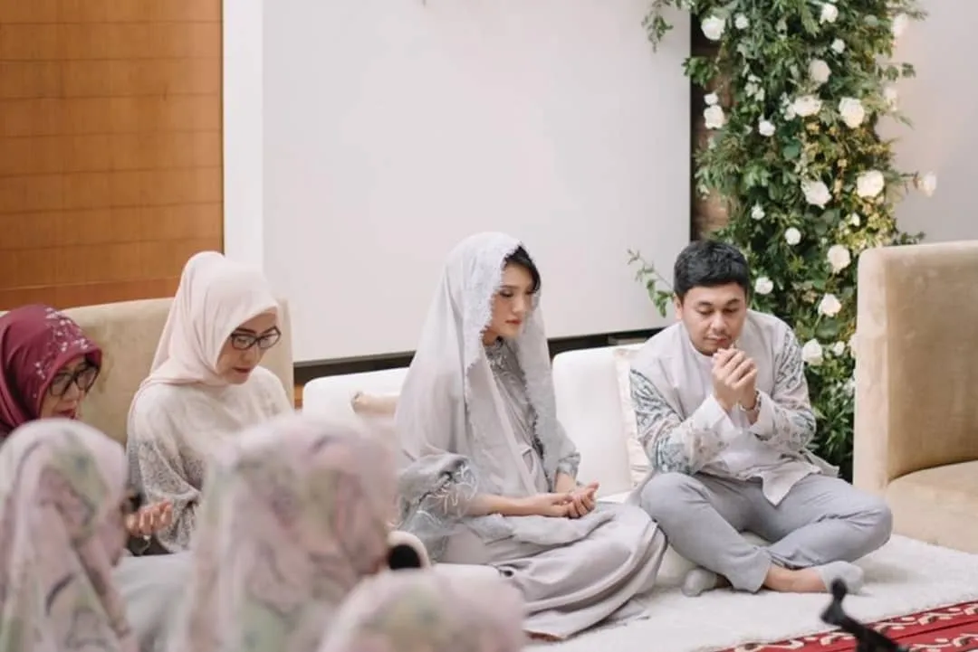 Tasyakuran 7 Bulan Kehamilan Istri, Raditya Dika, 'Otw Jadi Hot Daddy'. Emang Iya Bakal Hot? 3