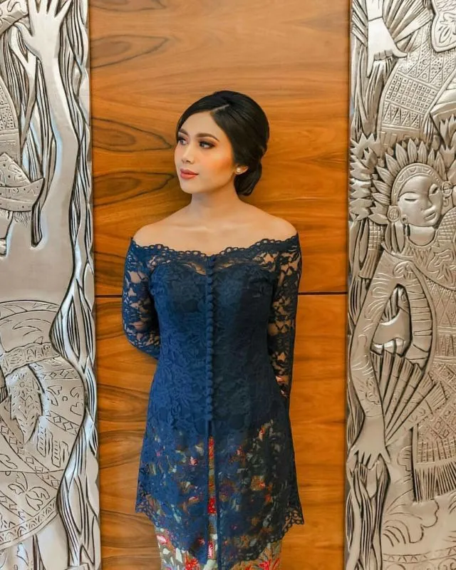 9 Ide Model Kebaya Tanpa Payet untuk Kondangan 11