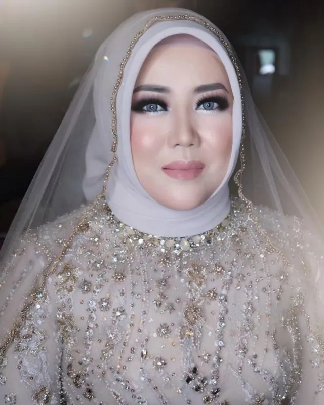 Berkonsep 'Misterius', Ini 8 Potret Perjalanan Pre-Wedding hingga Pernikahan Risa Saraswati dan Dimas Tri Aditiyo 13