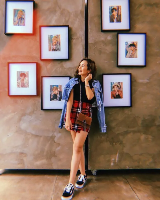 Inspirasi 12 Gaya Beby Tsabina Ini Cocok Buat Muda-mudi yang Pengen Stylish Tapi Nggak Berlebihan 22