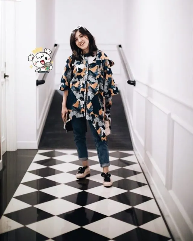 Sontekan 15 Padu Padan Busana Ciamik Ala Ify Alyssa. Nggak Pernah Takut Buat Tumpuk Motif dan Warna 25