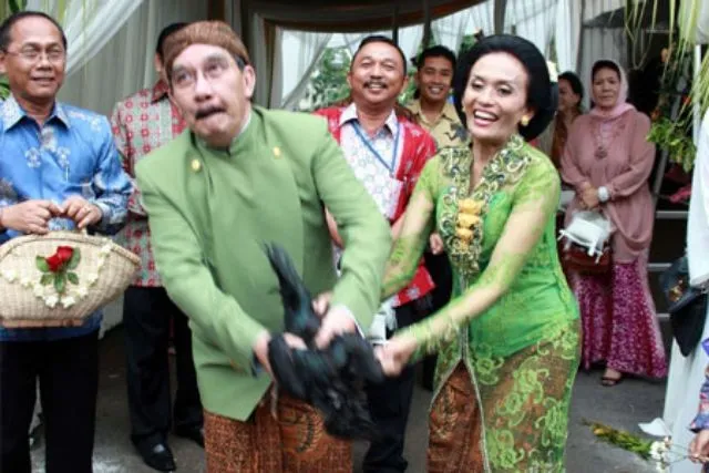 9 Tahap Prosesi Hajatan Sebelum Pernikahan Adat Jawa Dilaksanakan. Kaya Makna Mendalam! 17