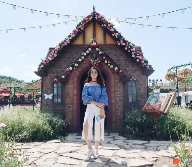 10 Ide Atasan Off Shoulder ala Selebgram yang Kecenya Kebangetan. Bikin Wajah Jadi Lebih Tirus Lo~ 16