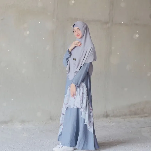 Inilah 12 Gaya Hijab Syar'i untuk Remaja Ala Bella Almira. Dipakai Sehari-hari Nggak Kelihatan Tua 21