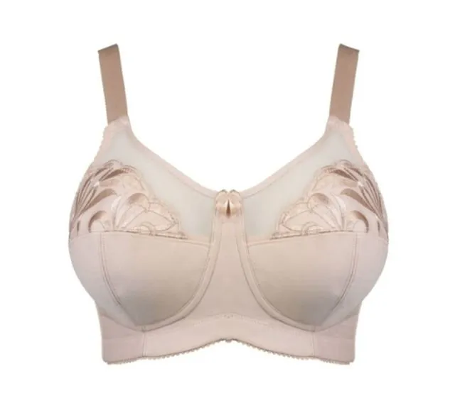 9 Pilihan Bra bagi si Pemilik Plus Size. Anti Slip dan Nggak Akan Nongol Belahannya 10