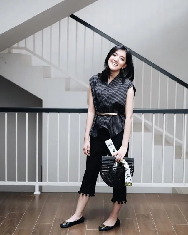 Sontekan 15 Padu Padan Busana Ciamik Ala Ify Alyssa. Nggak Pernah Takut Buat Tumpuk Motif dan Warna 22