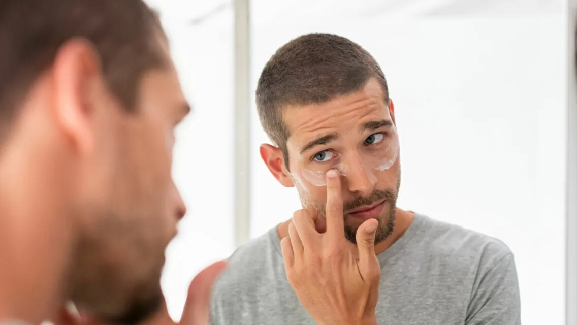 7 Hal ini Seharusnya Wajar Dilakukan Cowok, Tapi Sering Dinyinyirin Karena Dianggap Nggak Macho 10