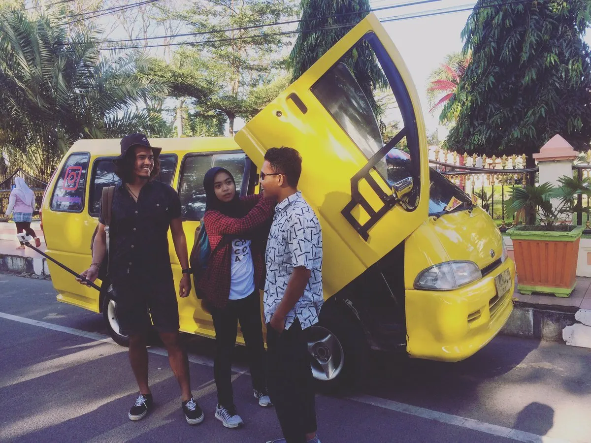 Serasa Piknik, Coba deh Naik Angkot Lagi dan Temukan 12 Fitur Uniknya Seperti ini. Asyik Banget! 17