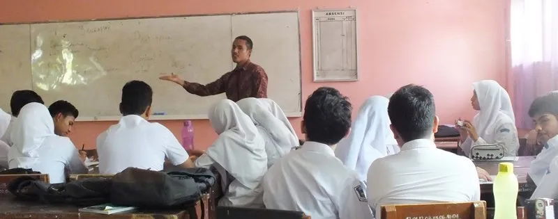 10 Tipe Teman 'Terjahanam' Semasa Sekolah. Ngeselin, Tapi Pas Udah Pisah Ngangenin! 18