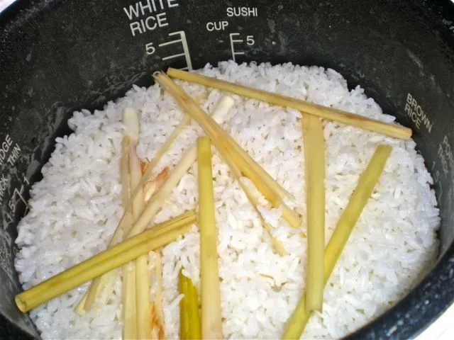 Masak Nasi + 7 Bahan ini Bikin Aromanya Makin Nikmat. Selera Makan Jadi Makin Meningkat 10