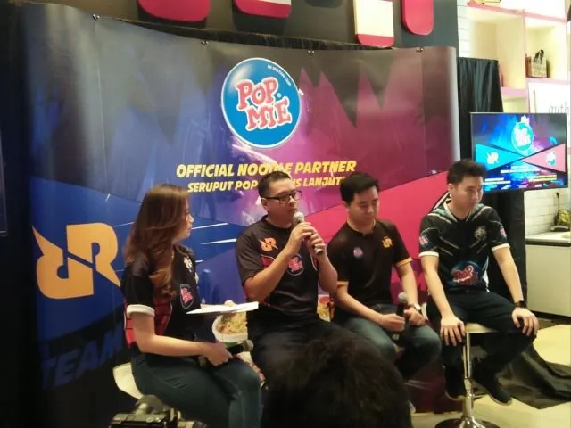 Kini Ada Pop Mie di Jersey EVOS Dan RRQ. Bukti Pop Mie Dukung Pertumbuhan Esports Indonesia 4