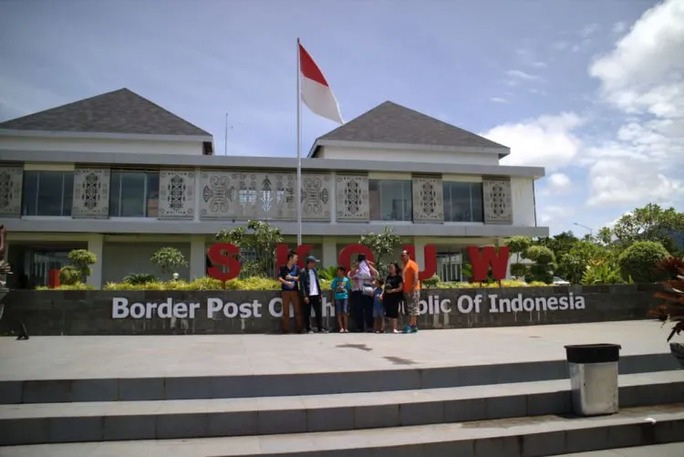 10 Destinasi Wisata di Jayapura yang Keren Banget. Liburan ke Sana Berasa Lagi ke Luar Negeri Lho! 11