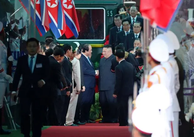 12 Momen Spesial Pertemuan Kedua Trump & Kim Jong-Un di Vietnam. Kim Naik Kereta 2 Hari Penuh Lo! 19