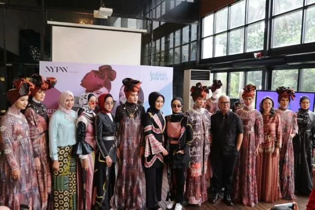 Bersama Wardah, Dian Pelangi dan Itang Yunasz Pamerkan Modest Fashion Di New York Fashion Week 2019 The Shows 10