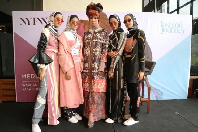 Bersama Wardah, Dian Pelangi dan Itang Yunasz Pamerkan Modest Fashion Di New York Fashion Week 2019 The Shows 8