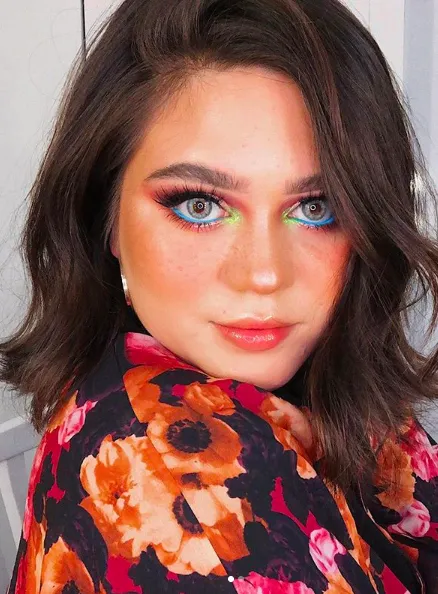 8 Alasan Matte Lipstick Mulai Nggak Zaman. Kini Bibir Mengilap 'Basah' Lebih Digilai Para Beauty Influencer! 16