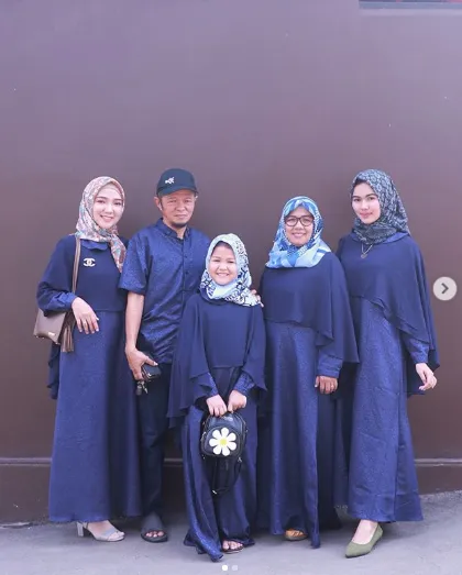 Potret Ayu Indriati dan Nabil Rach, Definisi Sempurna Kakak-Adik Berhijab 12