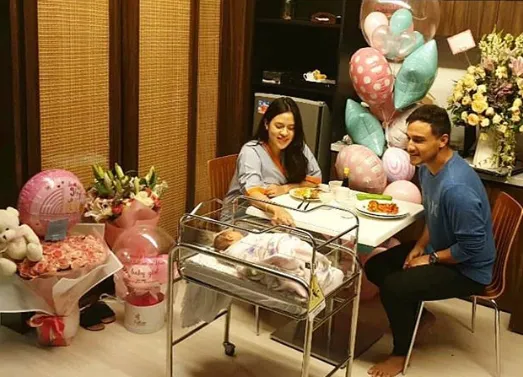 Simak Kehebohan Setelah Lahirnya Zalina, Anak Hamish-Raisa. Masih Bayi Udah Bikin 'Geger' Aja! 5
