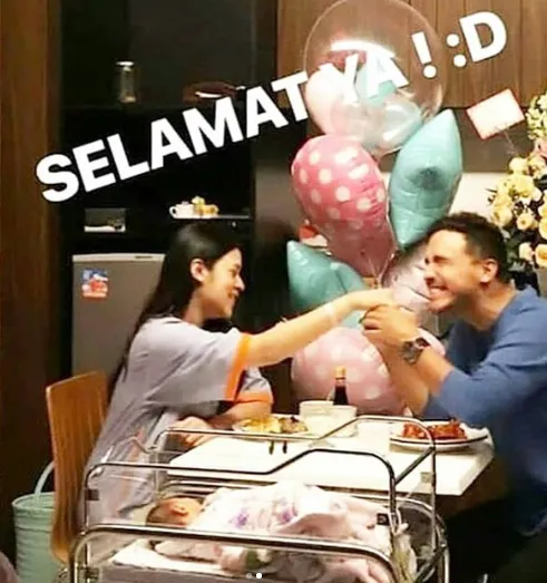 Simak Kehebohan Setelah Lahirnya Zalina, Anak Hamish-Raisa. Masih Bayi Udah Bikin 'Geger' Aja! 8