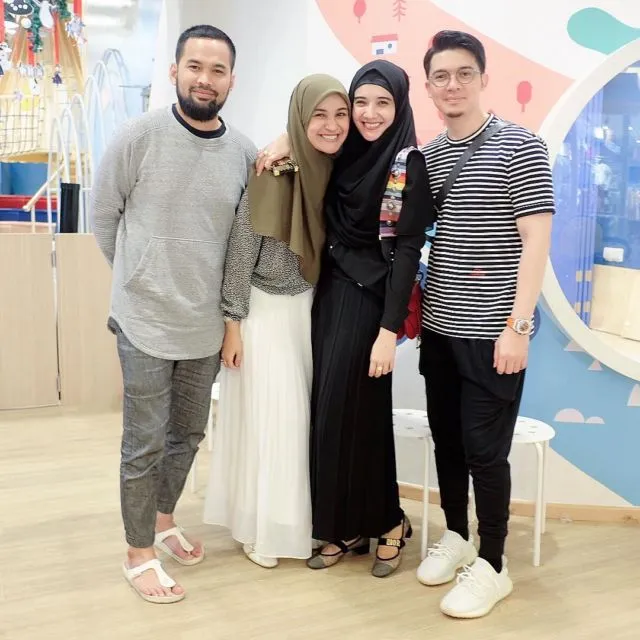 9+ Seleb yang Coba Peruntungan Jadi Youtuber. Pesona Youtube Emang Sedahsyat Itu Ya~ 20