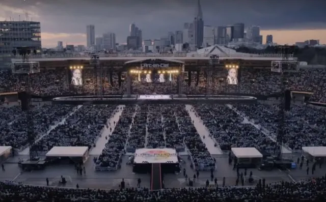 7 Kebiasaan Orang Jepang Saat Nonton Konser ini Patut Ditiru. Rame tapi Tetep Rapi, Kayak Upacara~ 9